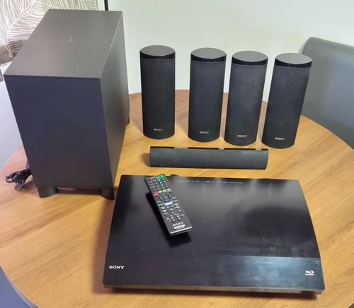 Sony BDV-E380 BluRay/DVD 5.1 Channels 1000W Home Theatre System & Remote Control — image 1