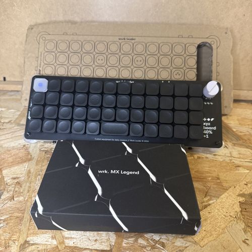 Worklouder XYZ Work Board PCB Kit r2 + Keycaps wrk. mx legend — image 1