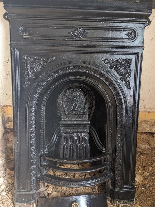 Reclaimed Victorian cast iron fireplace surround — image 2