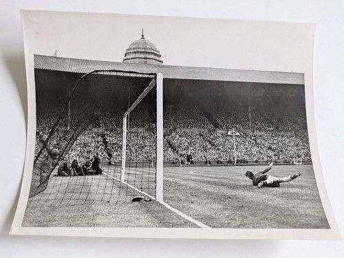 WOLVERHAMPTON WANDERERS FC WOLVES FC SMYTH 1949 FA CUP FINAL RARE PRESS PHOTO