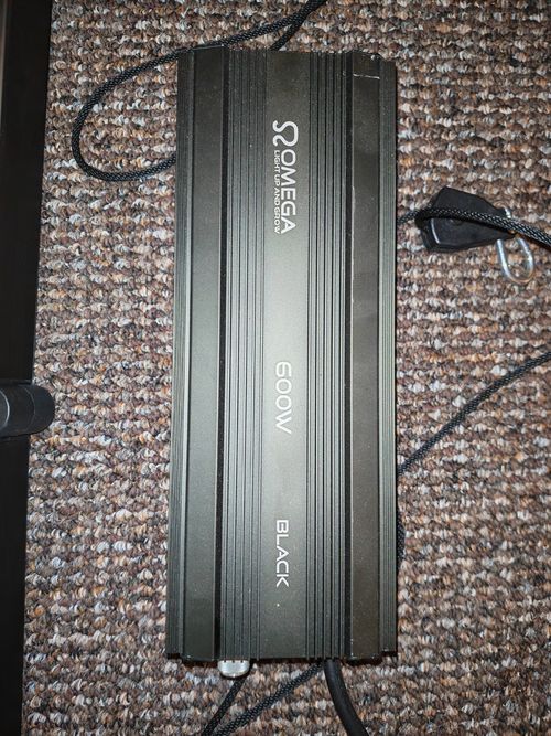 Omega Black 720W LED Grow Light With 600W Driver/Power Supply — image 3