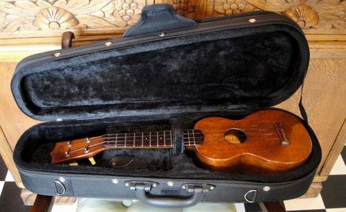 Vintage 1950s C.F. Martin 'Style 0' Soprano Ukulele with case