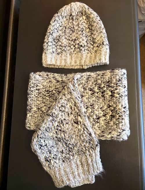 M&S Womens 2pc Knitted Hat & Scarf Set Grey/Black Marled Winter One Size — image 1