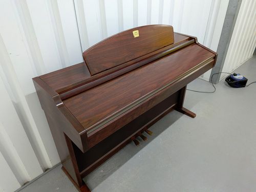 Yamaha Clavinova CLP-950 digital piano in mahogany stock #26383 — image 3