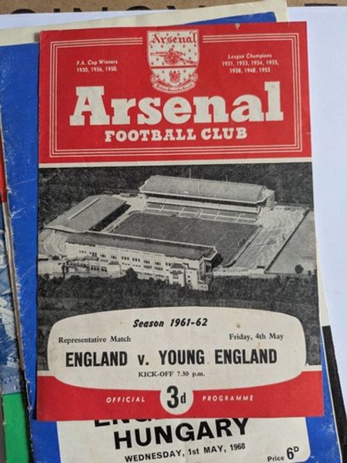 England V Young England 4 May 1962 Football Programme Good Condition . Highbury