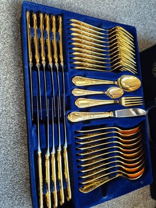 Bestecke Solingen 23-24 Carat Gold Plated Cutlery Set 70 Piece Carrying Case