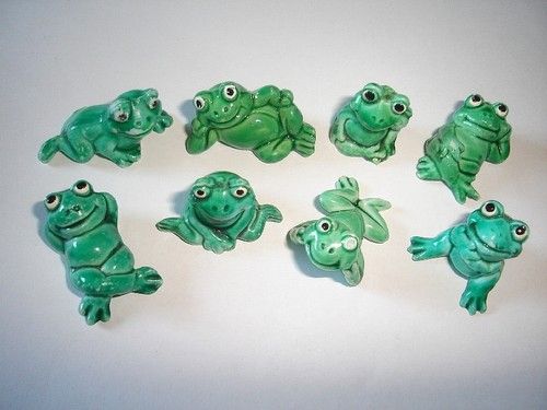KINDER SURPRISE SET - HAPPY FROGS 1986 VINTAGE - FIGURES COLLECTIBLES