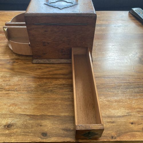 Vintage oak wooden cigarette box with key — image 10