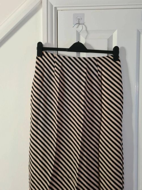 Hush Women's Reema Maxi Skirt Black/Cream Diagonal Stripe UK12 New with Tags — image 2