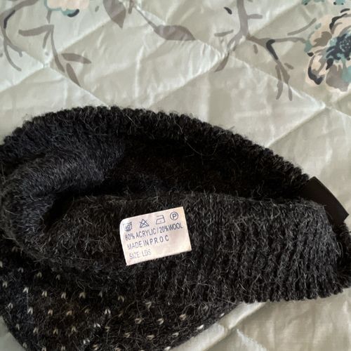 Lonsdale London Beanie Hat & Gloves Set S/M, Fair Isle Grey/White Warm 20% Wool — image 7