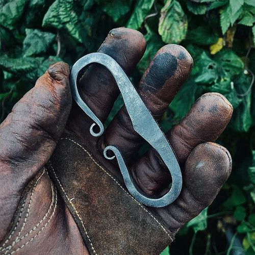 Flint and Steel Fire Starter, Hand forged Carbon Striker, Bushcraft, Camping...