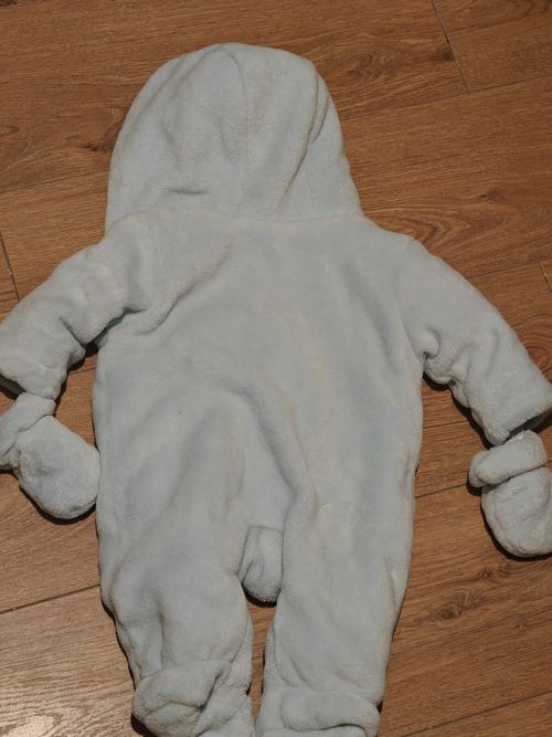 DISNEY STORE Mickey Mouse Gorgeous Snuggly Winter Snowsuit Age 0-3 Months BNWT — image 5
