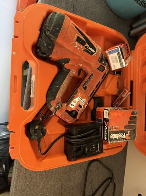 Paslode IM65A F16 Angled Lithium Brad Nailer Cordless 2nd Fix Finishing Nail Gun