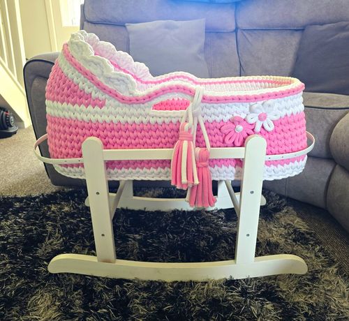 Pink & White Oval Moses Basket with Rocking Stand, Floral Theme for Girls — image 1