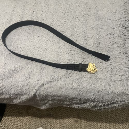 Versace Men's Belt Size 44/110 — image 2