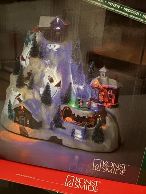Konstsmide Christmas Ski Mountain Village Lights Plug In Musical New In Box