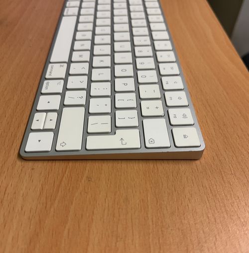 Genuine Original Apple Wireless Magic Keyboard 2 A1644 QWERTY UK Layout — image 6
