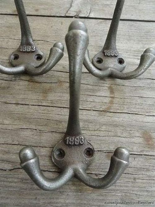 SET of 5 CLASSIC ANTIQUE STYLE 1883 TRIPLE COAT HOOK CAST IRON HOOKS HAT RACK — image 3