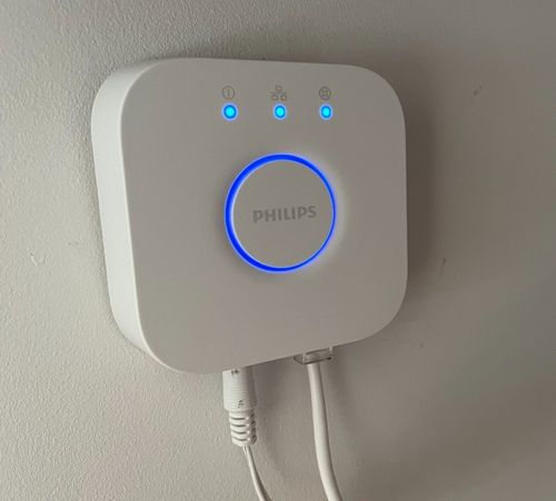 Philips Hue Light Bridge Wall Mount Bracket Holder Slim White UK Seller NEW — image 3