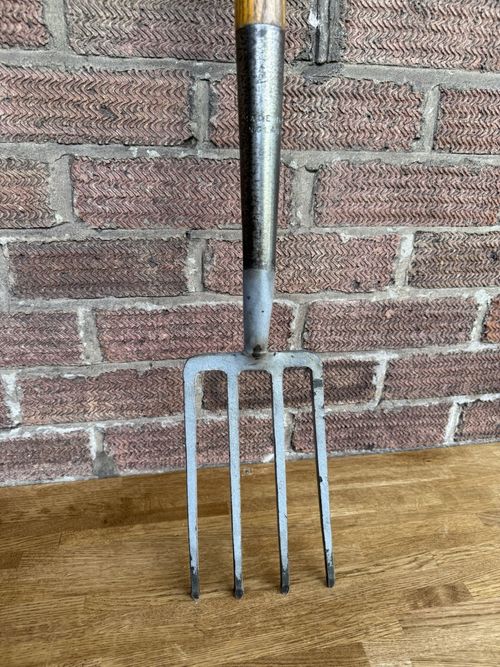 Vintage Bulldog Premier Ladies Garden Fork Digging Cultivating Old Tool — image 3