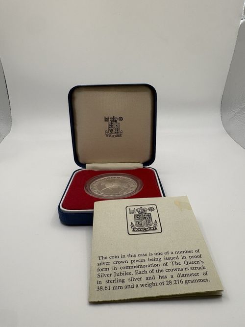1977 Queen Elizabeth II Silver Jubilee Proof Crown .925 In Royal Mint Case — image 2