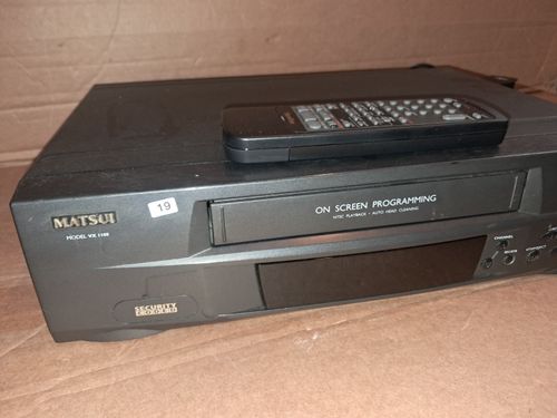 VCR VHS Video Cassette Recorder player SERVICED REMOTE Play Vhs Tapes  — image 3