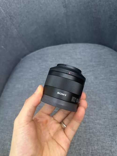 Sony Sonnar T FE 35mm f/2.8 ZA Lens Full Frame Prime Fixed Wide Lens W/Caps — image 2