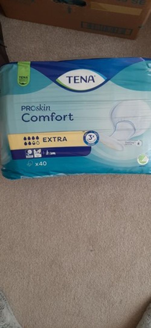 TENA Proskin Comfort Extra Incontinence Pads x 2 Pack of 40 New sealed (80)