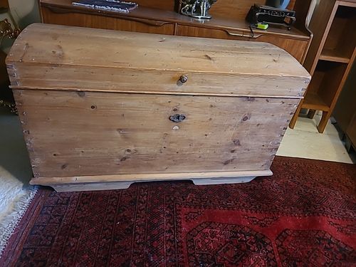 19th Century Domed Pine Chest - with candle box — image 4
