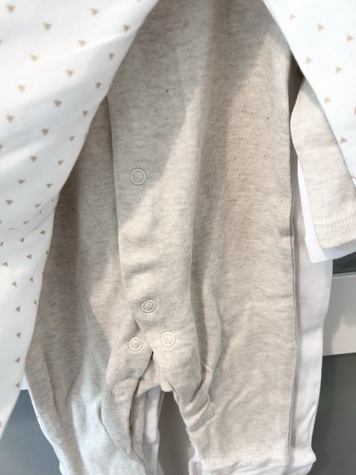 5 Baby Sleepsuits Unisex 0-3 Months From George New with Tags — image 3
