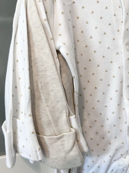 5 Baby Sleepsuits Unisex 0-3 Months From George New with Tags — image 2
