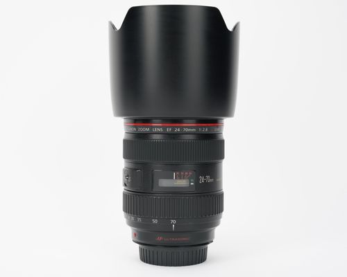 Canon EF 24-70mm f/2.8L USM Lens Wide-Angle to Portrait Length/Full-Frame Format — image 2